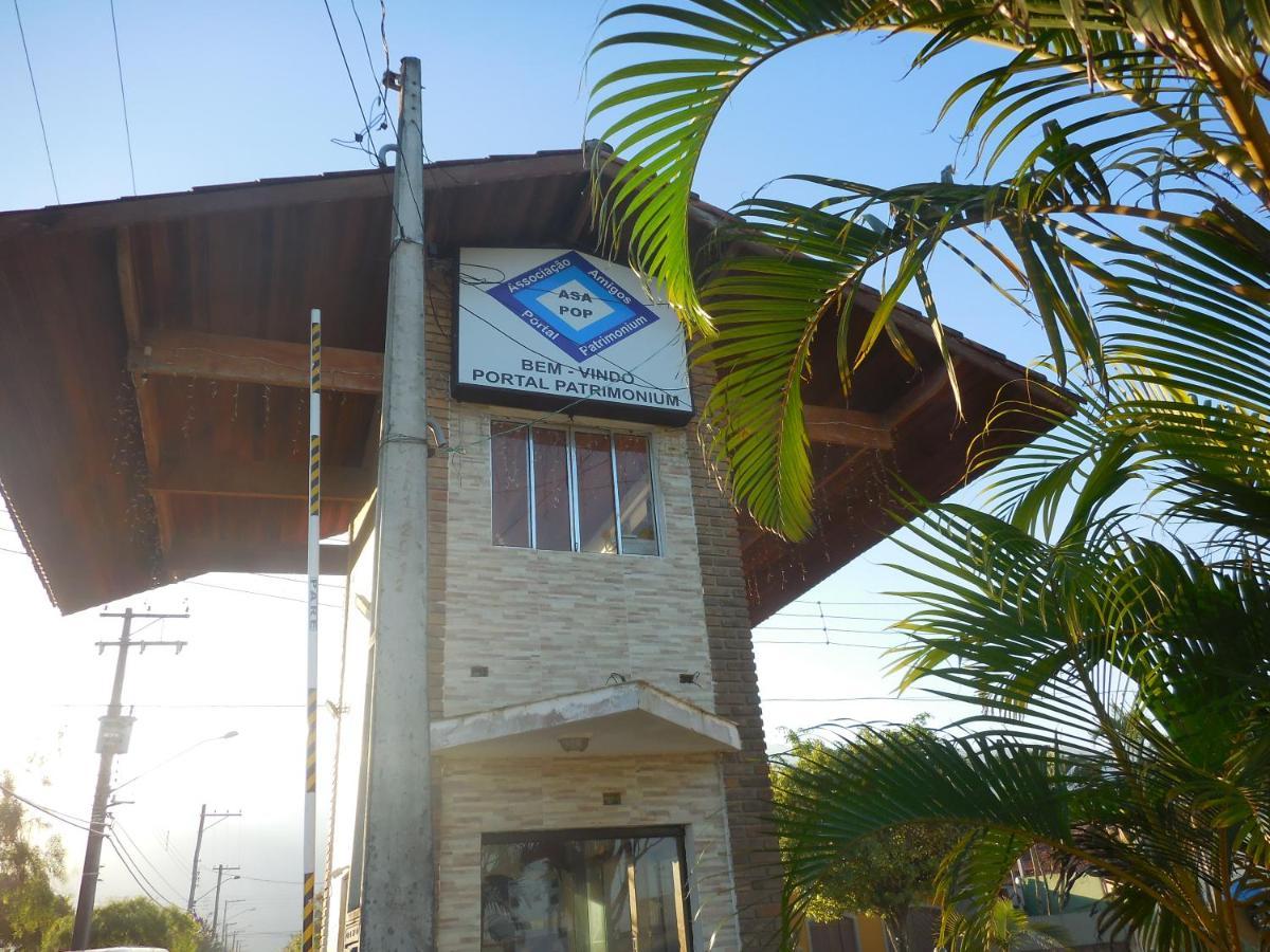 Sobrado Com Piscina Em Condomino Fechado A 150 M Da Praia Caraguatatuba Eksteriør billede